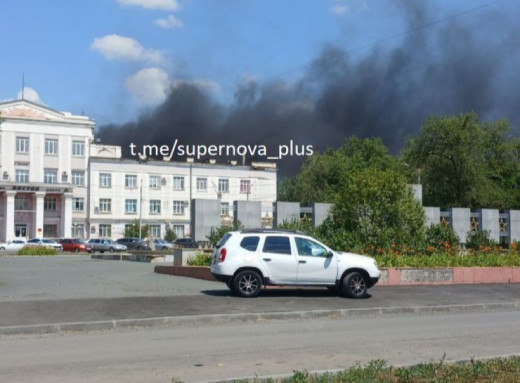Пожежа на оборонному заводі в Орську: зайнявся цех з виробництвом для РСЗВ фото Пожежа на оборонному заводі в Орську: зайнявся цех з виробництвом для РСЗВ фото