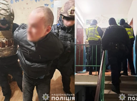 Вчинив бійку та сховався в чужій квартирі: поліцейські Чернігівщини вгамували чоловіка й передали медикам фото