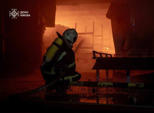 Вночі росіяни атакували Київ балістичними ракетами фото Вночі росіяни атакували Київ балістичними ракетами фото