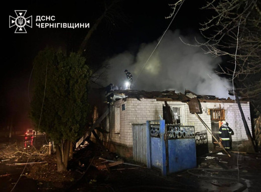 Росіяни обстріляли п’ять сіл на прикордонні Чернігівщини: зафіксовано десятки вибухів фото