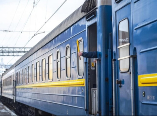 У Ніжині наприкінці березня та на початку квітня скасують частину приміських поїздів фото