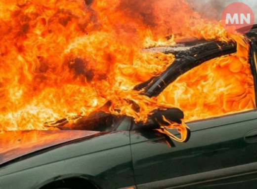 У Ніжині згорів автомобіль через несправність електросистеми фото