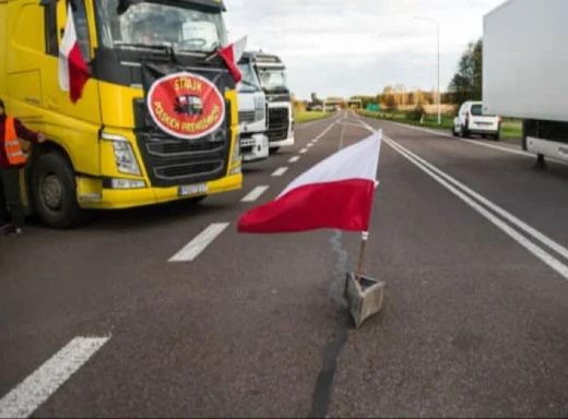 Польські перевізники відмовились зняти блокаду кордону після переговорів з Україною фото