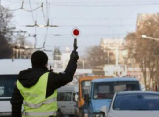 Українцям назвали просту звичку, яка викликає зайву увагу поліції фото