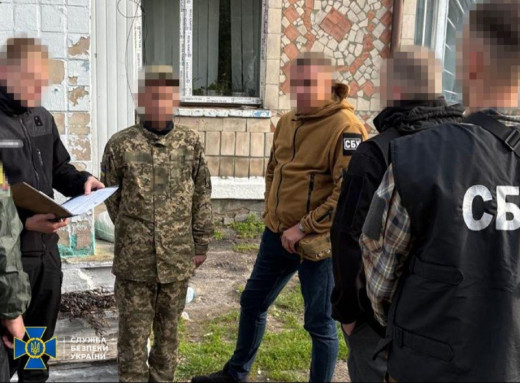 Зрадник у ЗСУ наводив ракетні удари на свою ж частину — йому загрожує довічне фото Зрадник у ЗСУ наводив ракетні удари на свою ж частину — йому загрожує довічне фото