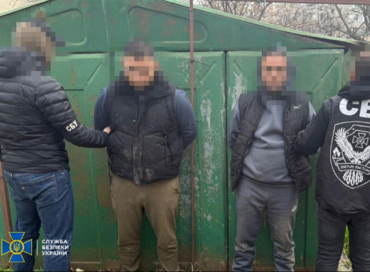 На Закарпатті чоловіків нелегально переправляли до країн ЄС через несправну газову трубу фото