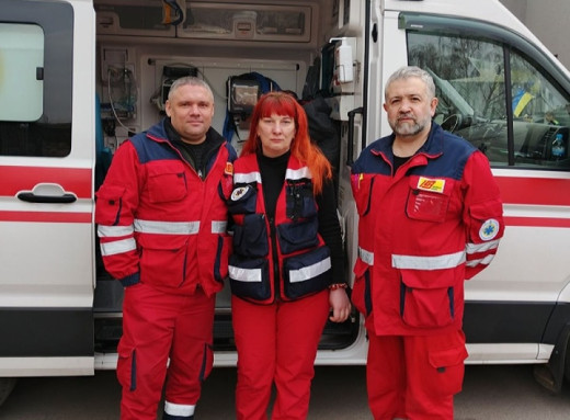 Без ознак життя, уже не дихав: на Чернігівщині медики повернули до життя 74-річного чоловіка фото