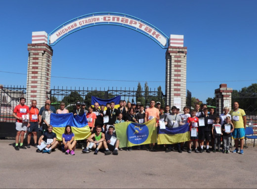 У Ніжині відбувся забіг «Шаную воїнів, біжу за героїв України» фото У Ніжині відбувся забіг «Шаную воїнів, біжу за героїв України» фото