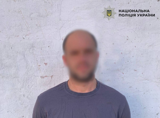 У Києві затримали мародера, який грабував квартири після обстрілу фото