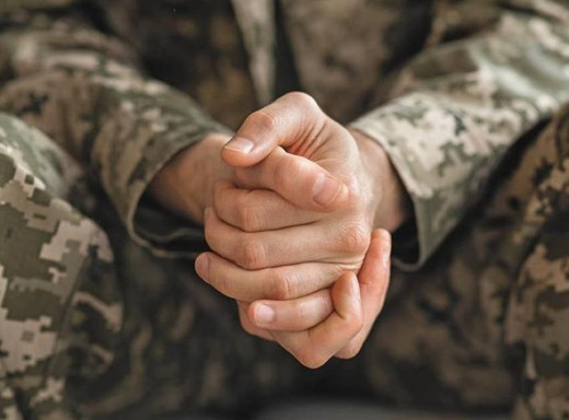 Нардепи пропонують жорсткіші заходи за самовільне залишення частин, включно з арештом рахунків і майна фото Нардепи пропонують жорсткіші заходи за самовільне залишення частин, включно з арештом рахунків і майна фото