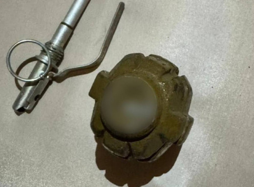 На Харківщині п’яний чоловік під час сварки кинув у людей гранату: є загиблий фото На Харківщині п’яний чоловік під час сварки кинув у людей гранату: є загиблий фото