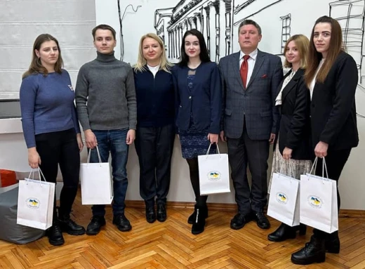У НДУ імені Миколи Гоголя вручали Президентські стипендії від фонду Леоніда Кучми (Фото) фото