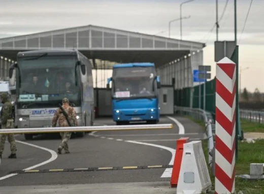 Єврокомісія відвідала КПП, заблокований перевізниками Польщі фото