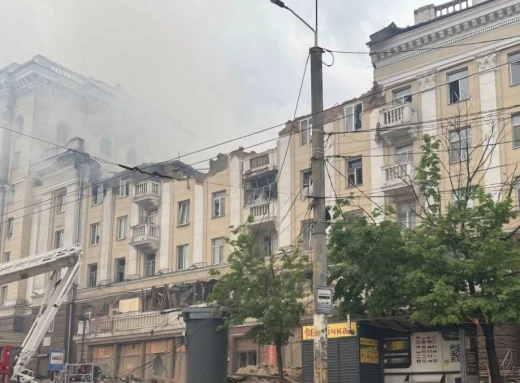Росіяни обстріляли Дніпропетровщину: багато поранених, розбиті будинки  фото