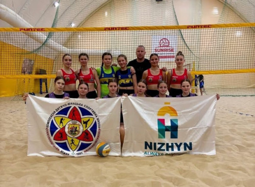 Волейболістки з Ніжина вибороли «бронзу» на відкритому Кубку Києва з пляжного волейболу фото