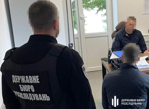 На Чернігівщині ДБР викрило схему з незаконних виплат у військовій частині фото