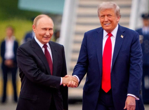 Зустріч Трампа і путіна завершилася без угоди: Трамп говорить про «обмін територіями» фото
