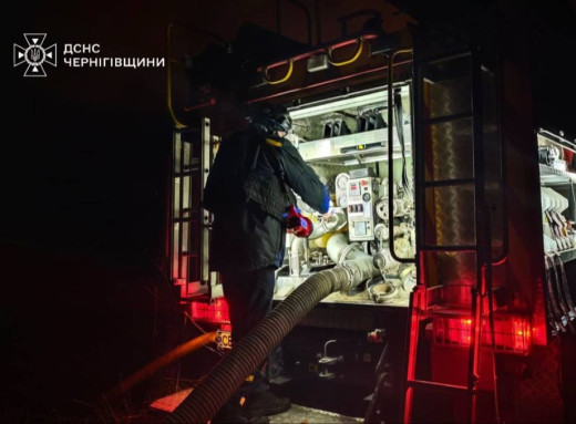 Росіяни атакували енергетичний об’єкт і підприємство в Корюківці: на Чернігівщині за добу 73 вибухи фото