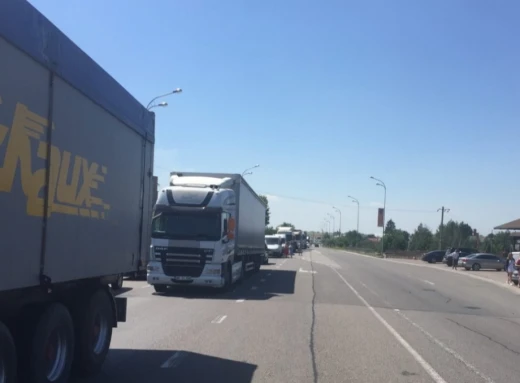 У березні на Чернігівщині обмежать рух вантажівок  фото