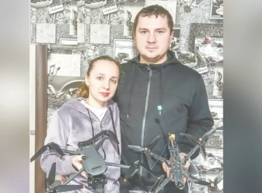 Власноруч виготовили дев'ять дронів для бійців та передали на фронт: допомога ЗСУ від подружжя Супрунів з Ічні фото