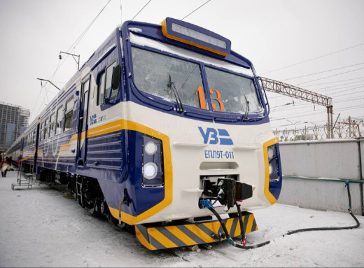 Укрзалізниця запускає оновлений електропоїзд, який курсуватиме до Ніжина фото