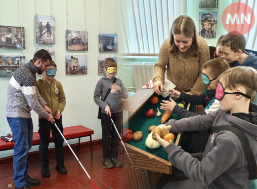 Як це – бачити світ на дотик: у Ніжині провели унікальну гру для школярів фото