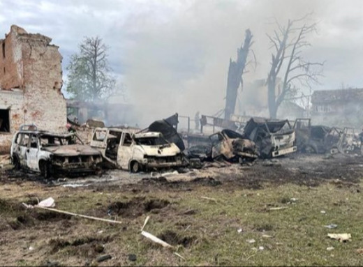 Росіяни продовжують атакувати прикордоння Чернігівщини: б'ють дронами, артилерією та скидають вибухівку фото Росіяни продовжують атакувати прикордоння Чернігівщини: б'ють дронами, артилерією та скидають вибухівку фото