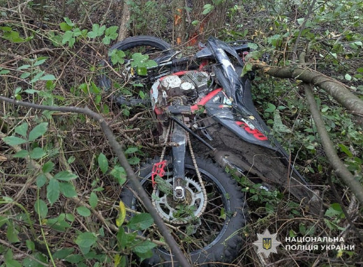 На Чернігівщині внаслідок ДТП загинув мотоцикліст: поліція розшукує свідків фото