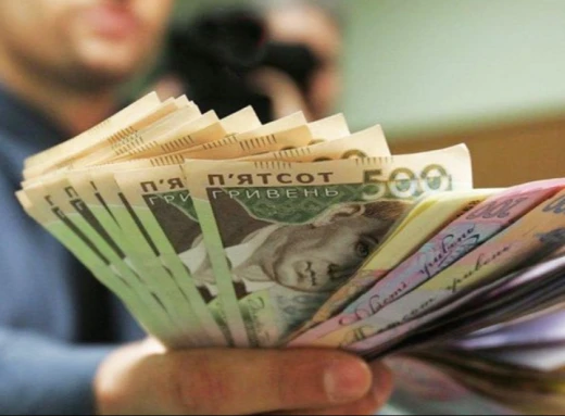 Зарплати українців у найближчі роки збільшаться: прогноз урядовців фото