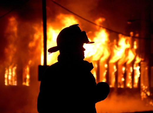 У Ніжині горів житловий будинок на вулиці Нечвалівській фото