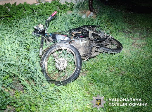 На Чернігівщині підлітки після ДТП сховали мотоцикли та вигадали історію про авто фото