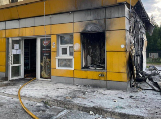 Росіяни атакували Чернігівщину: поранена жінка, пошкоджені АЗС та агропідприємство фото