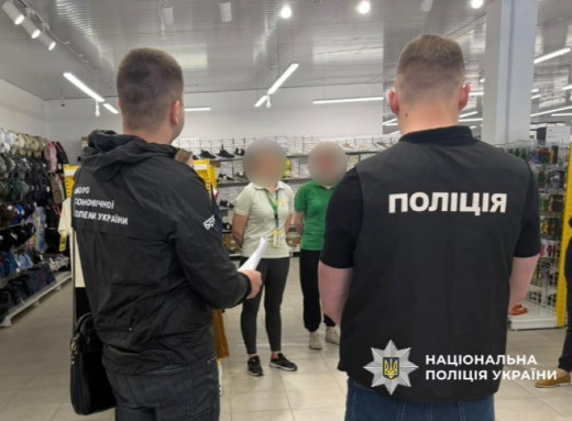 Мережу секонд-хендів підозрюють в ухиленні від податків: держава могла втратити майже 40 млн грн фото