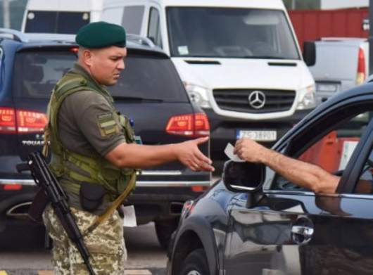 Верховний Суд скасував відмову нижчих інстанцій у справі чоловіка, якого двічі не випустили за кордон