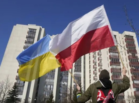 Польща змінює правила допомоги українцям: президент підписав новий закон