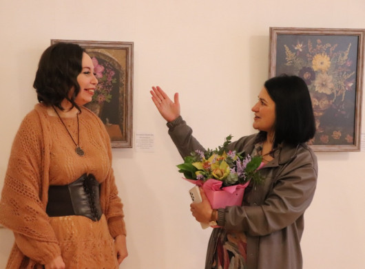 «В царстві флори»: у Ніжині відкрилася виставка пресованої флористики Катерини Борисової