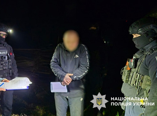 Фасував у будинку та переховував під землею: на Чернігівщині перекрили наркобізнес