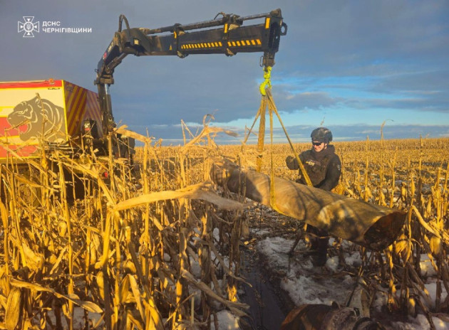 У Ніжинському районі сапери ДСНС вилучили частину російської ракети