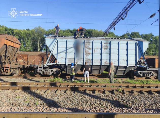 У Ніжині на вокзалі від удару струмом загинув 15-річний хлопець: що відомо