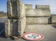 ДТП на Чернігівщині: водій в’їхав у бетонні блоки на колишньому блокпосту