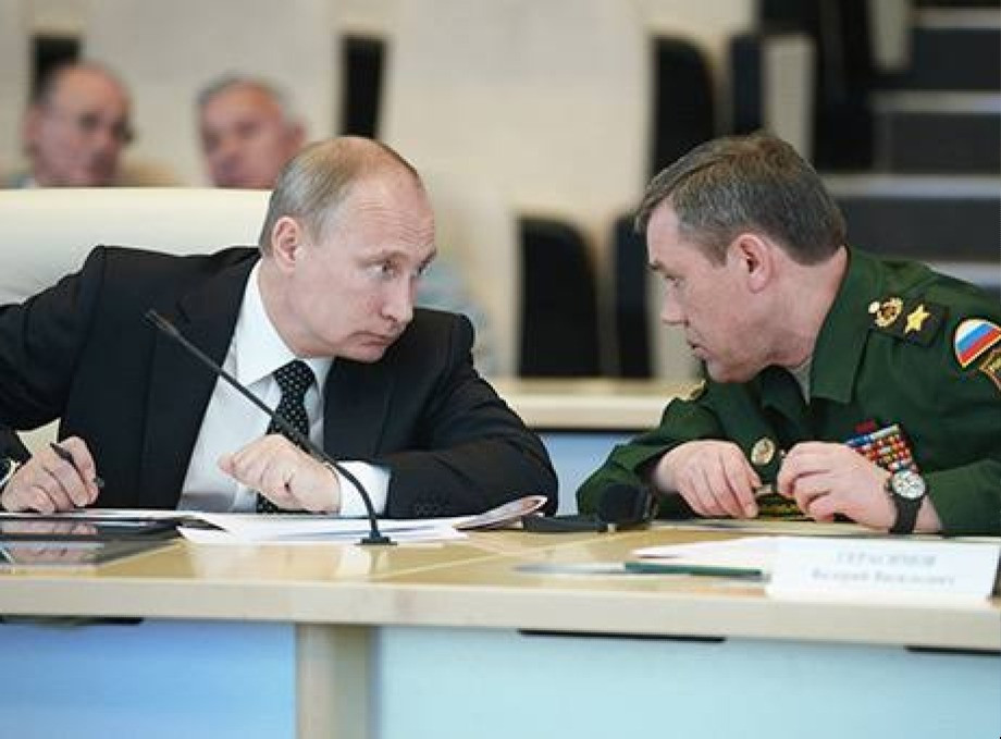 Глава МЗС Польщі Сікорський заявив, що завершити війну в Україні простіше, ніж на Близькому Сході